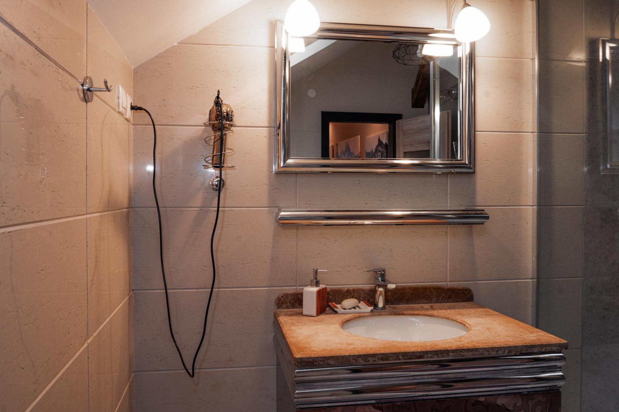 Apartament Apatman Fellini House Trenčín Zewnętrze zdjęcie