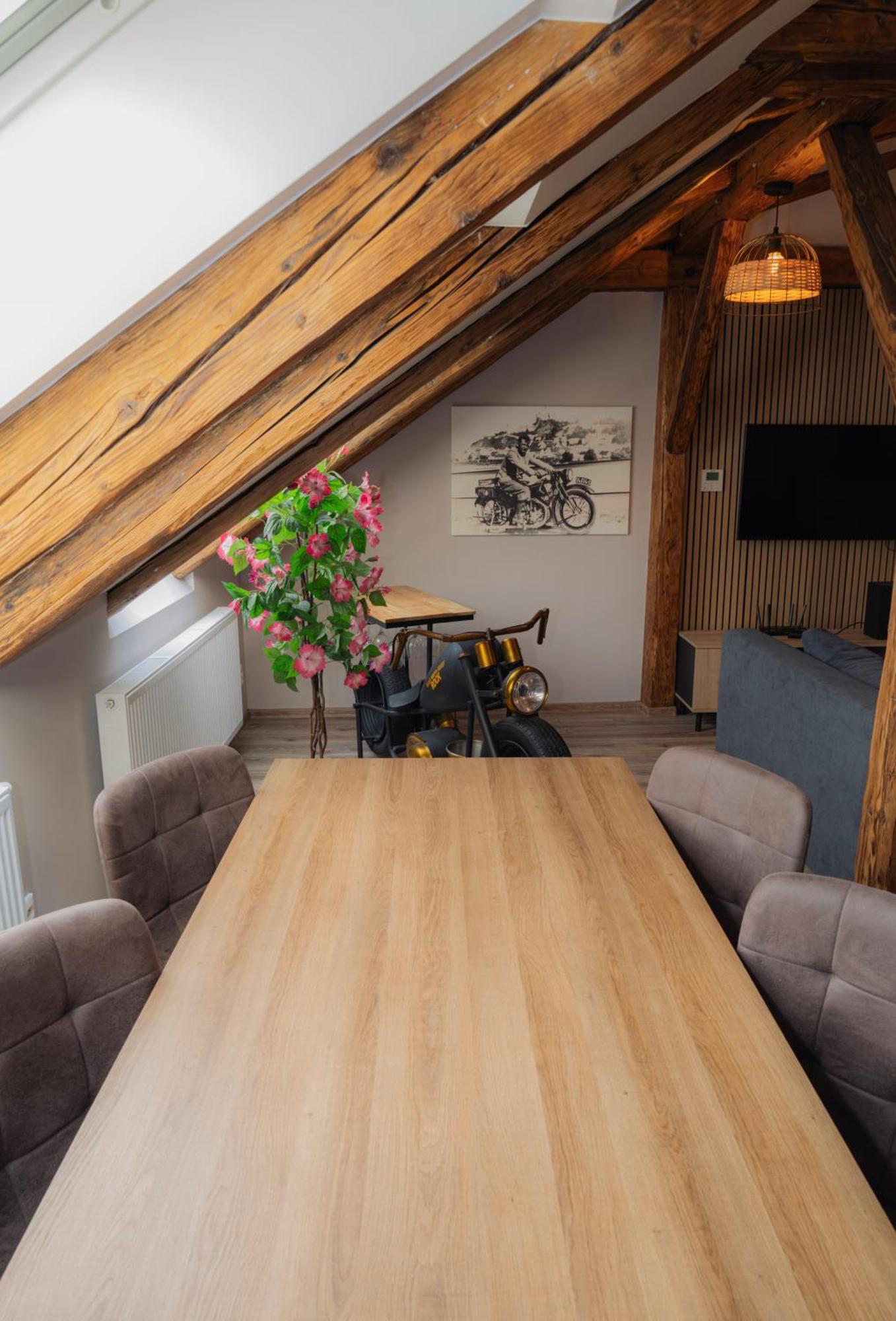 Apartament Apatman Fellini House Trenčín Zewnętrze zdjęcie
